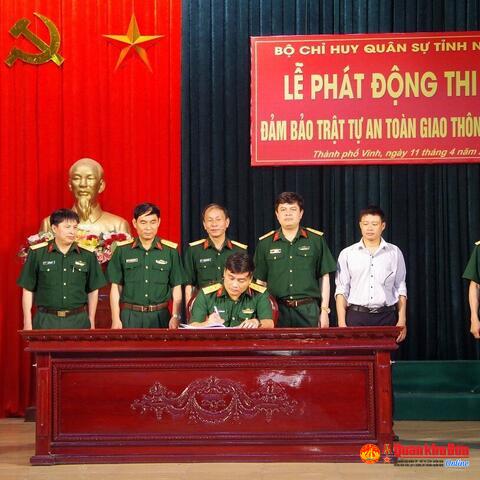 Bộ CHQS tỉnh Nghệ An phát động thi đua đảm bảo trật tự an toàn giao thông