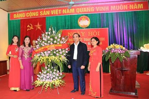 Đồng chí Nguyễn Đình Quang, dự Ngày hội Đại đoàn kết tại khu dân cư thôn Xá Thị, xã Đà Vị