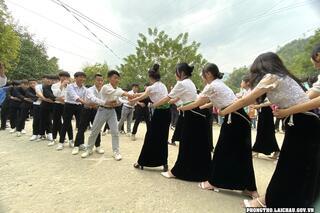 Trinh_dien_nghi_thuc_keo_co_truyen_thong_2db2f