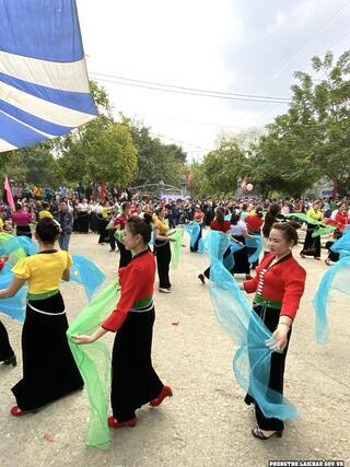 Trinh_dien_nghe_thuat_mua_xoe_990ca