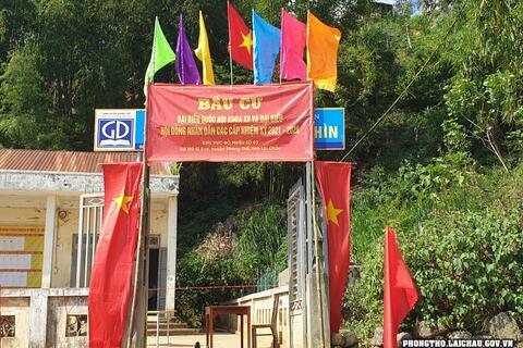 Phong Thổ: Công bố kết quả bầu cử và danh sách những người trúng cử đại biểu Hội đồng nhân dân huyện Phong Thổ khóa XV, nhiệm kỳ 2021-2026