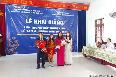 Phong Thổ khai giảng lớp trung cấp nghiệp vụ lễ tân và hướng dẫn du lịch
