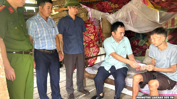 2 hộ dân bị ảnh hưởng trực tiếp do sạt lở đất tại xã Phong Thổ