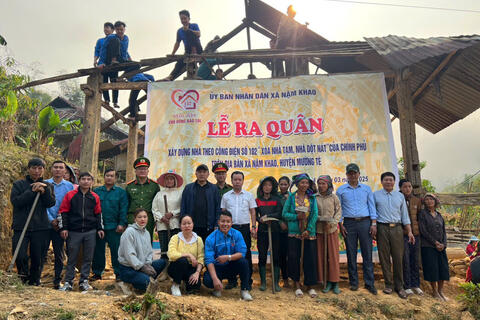 Xã Nậm Khao ra quân xóa nhà tạm, nhà dột nát